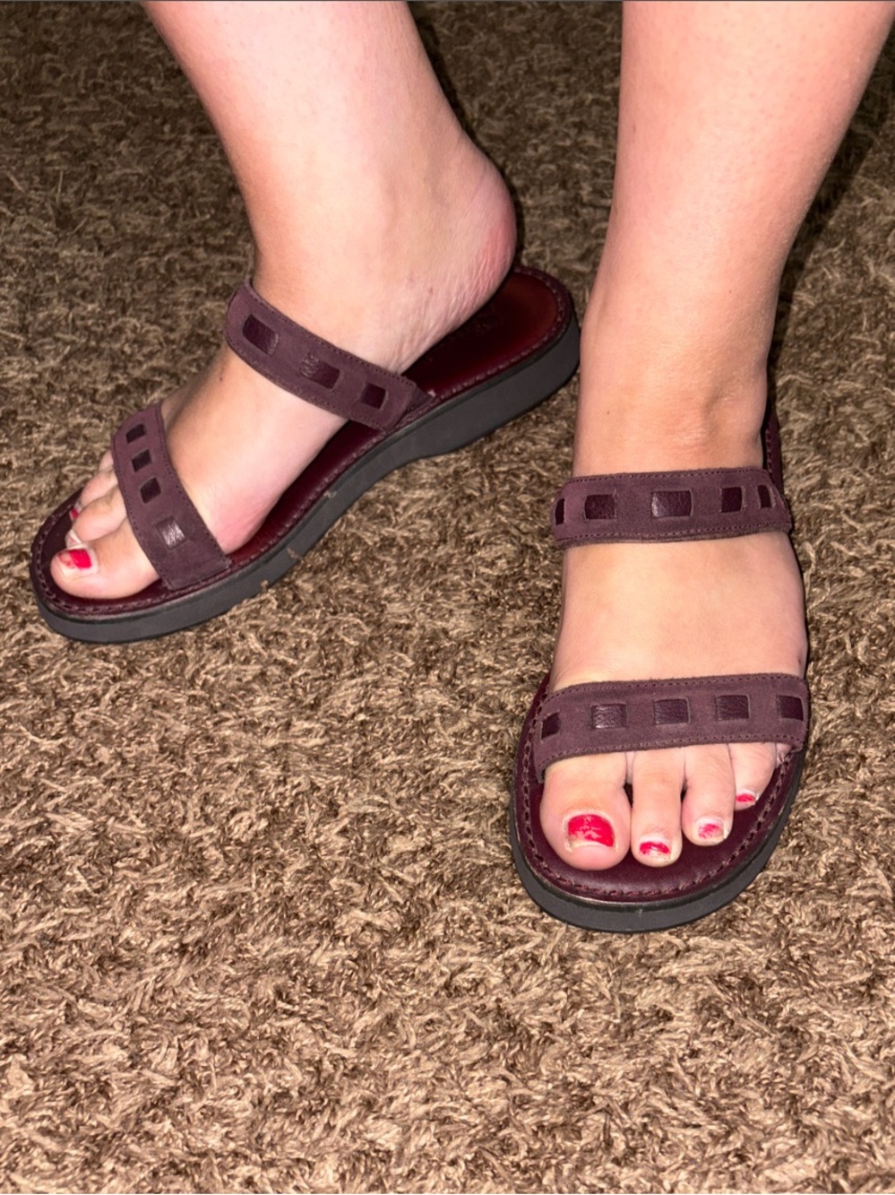 8.5 Simple burgundy slides